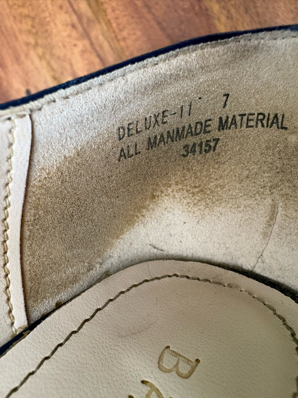 Navy blue Mary Jane pump from the brand Bamboo. Size 7 - Picture 10 of 10